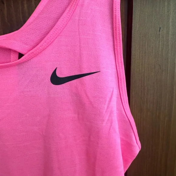 Nike hot pink standard fit DRIFIT tank singlet size small. NWOT - Picture 5 of 7